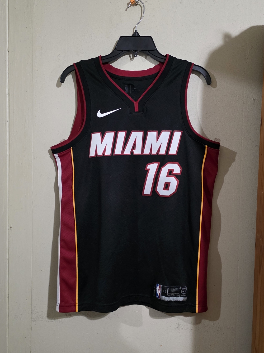 Nile Miami Heat NBA Basketball Jersey #16 Black Mens Size M EUC